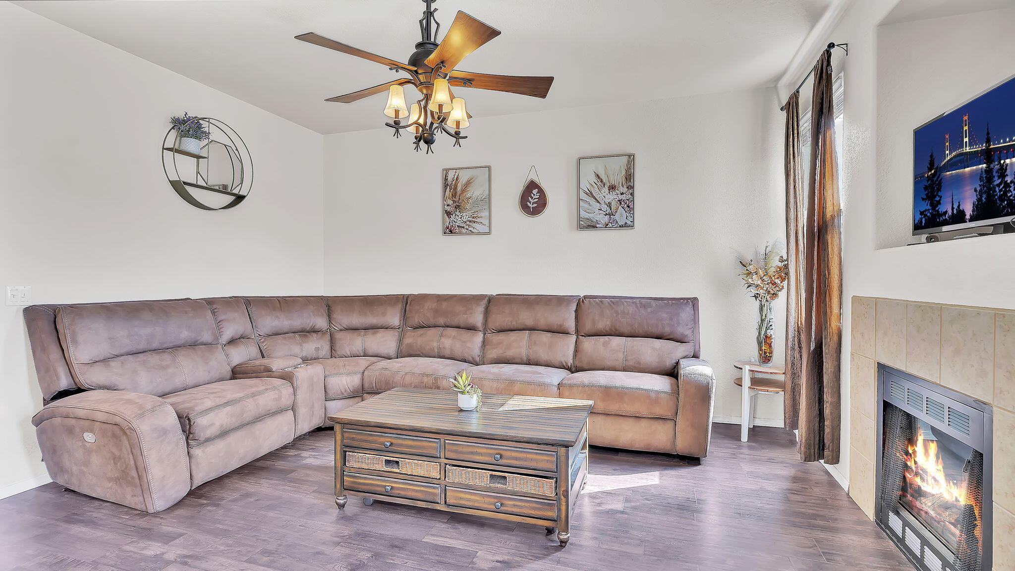 6532 Los Pueblos Place NW