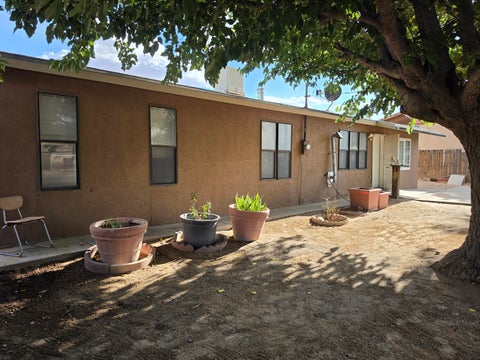 Photo of 5512 Cleo Road SW, Albuquerque, NM 87121 (MLS # 1110527)