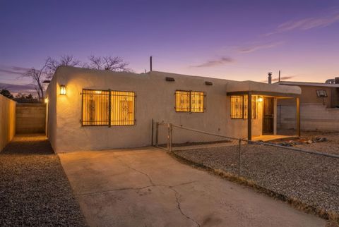 Photo of 409 Merlida Street SW, Albuquerque, NM 87121 (MLS # 1096545)