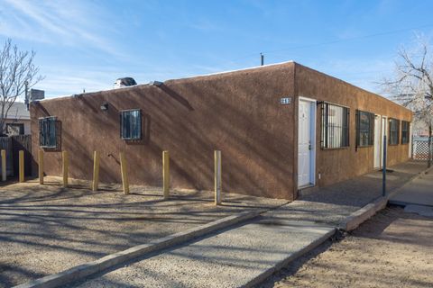213 63rd Street NW Albuquerque NM 87105