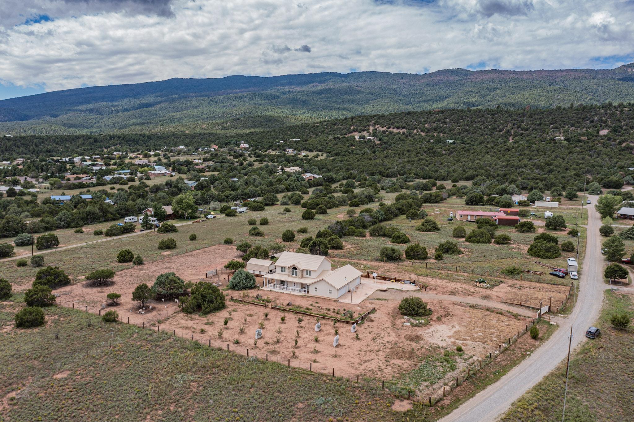 8 Melcor De Canoncito Rd, Cedar Crest, New Mexico image 2