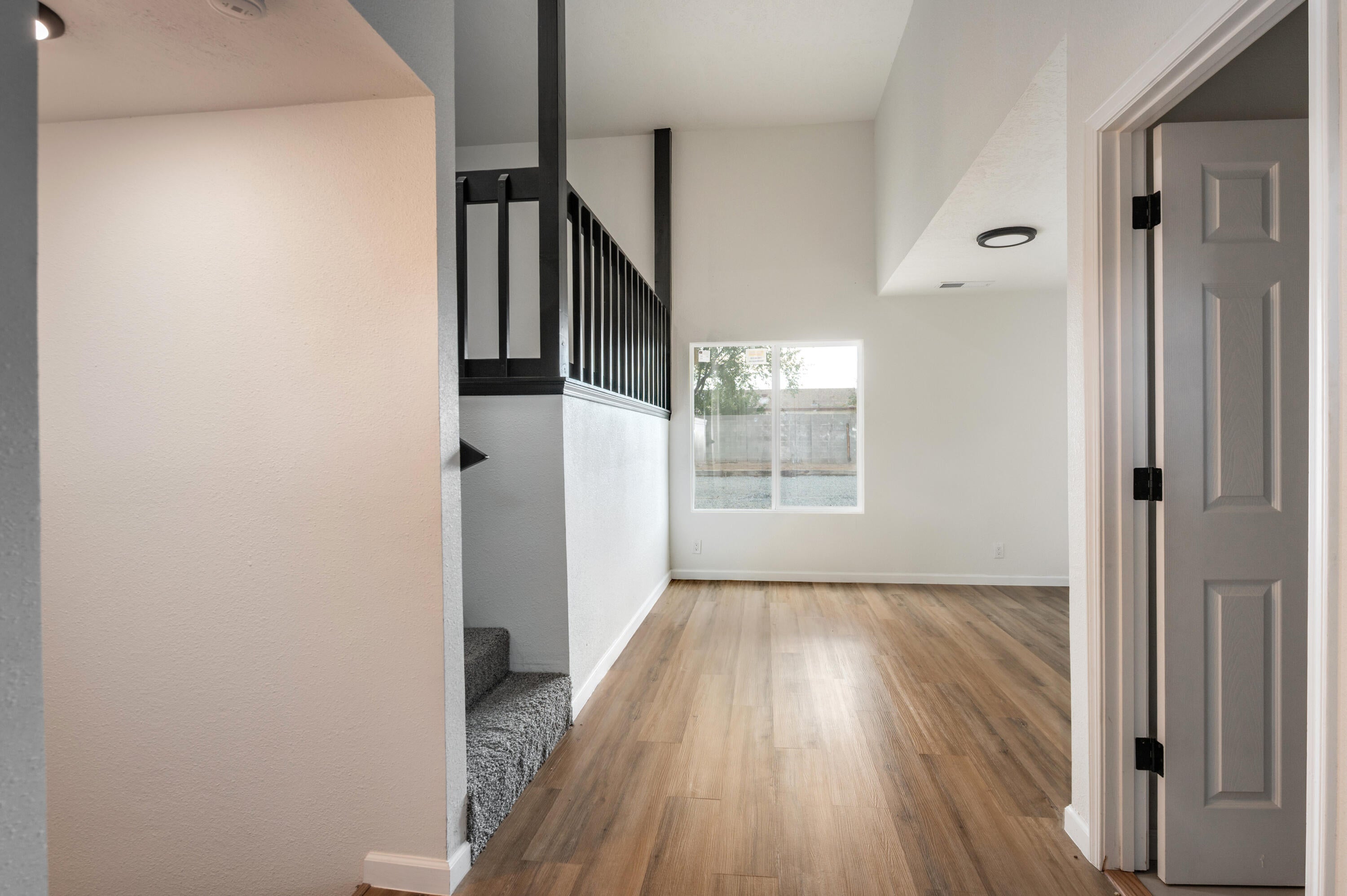 303 Oreja De Oro Drive SE