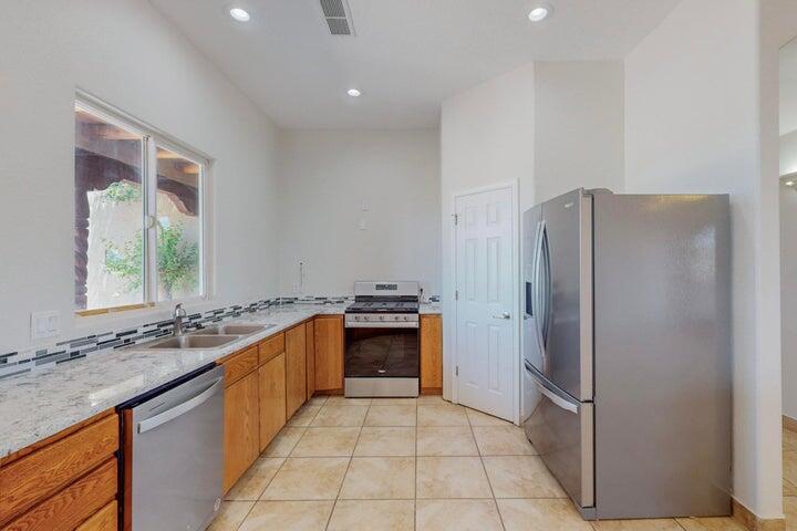 13 Miguel Lane, Los Lunas, New Mexico image 10