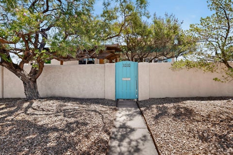 Homes For Sale - 1010 Princeton Drive<br/> Bernalillo County, Albuquerque, NM 87106