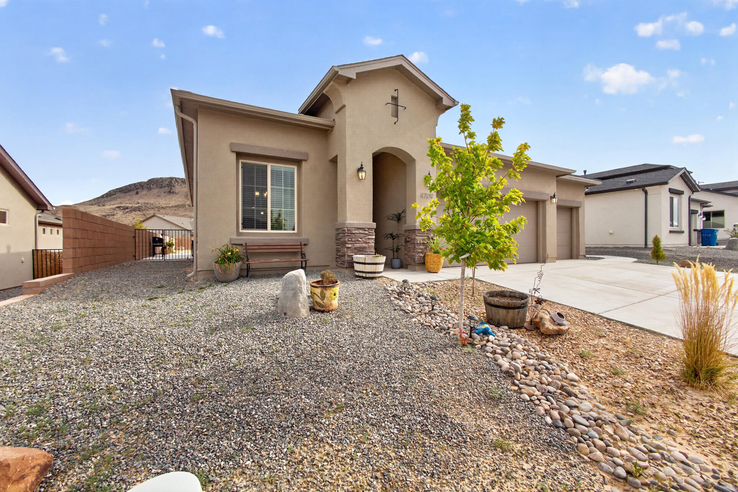 4709 Manzano Peak Street SW