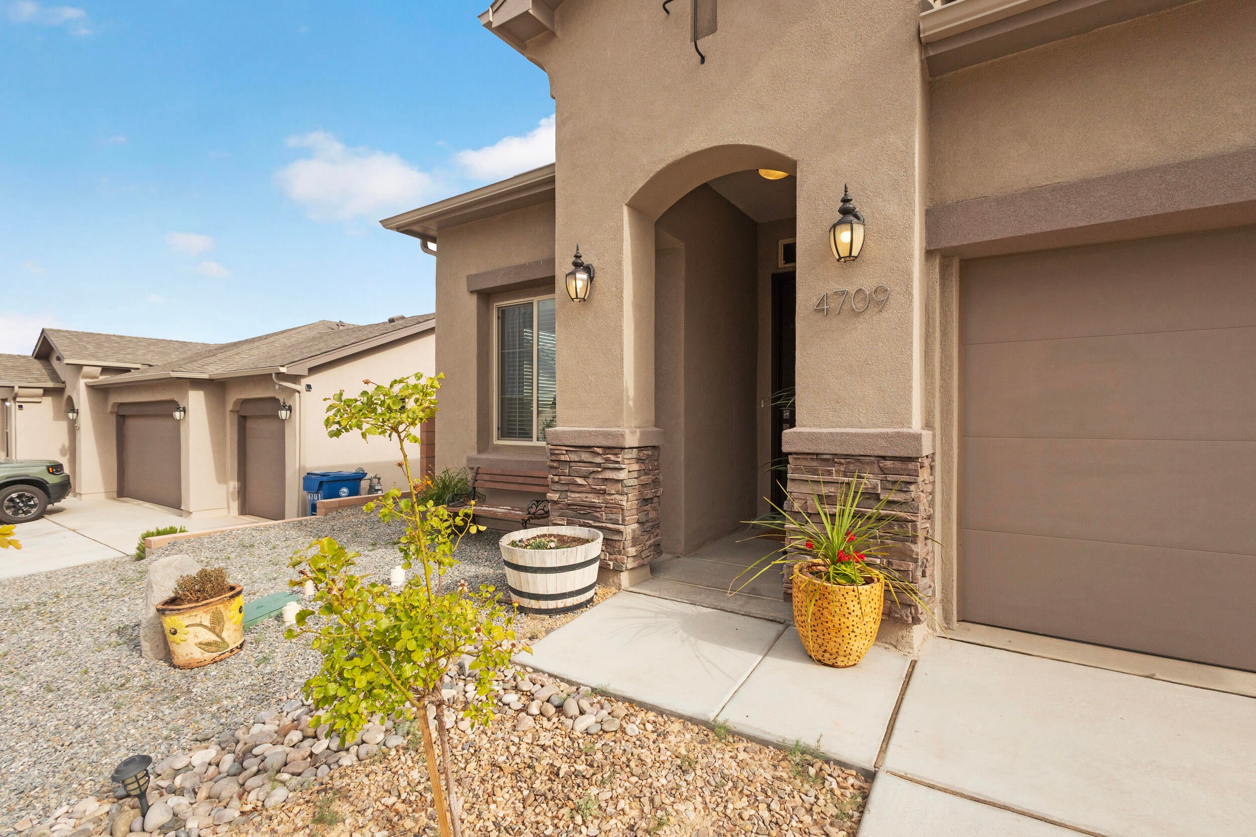 4709 Manzano Peak Street SW