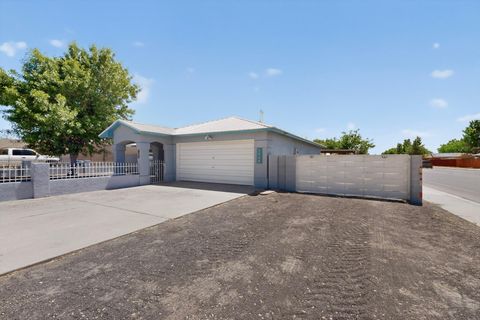 Photo of 1101 Willow Court SE, Los Lunas, NM 87031 (MLS # 1102642)