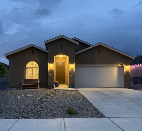 Homes For Sale - 17 Calle Guaymas<br/> Los Lunas, NM 87031