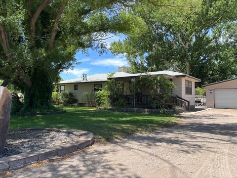 Homes For Sale - 3030 Tamarack Circle<br/> Bosque Farms, NM 87068