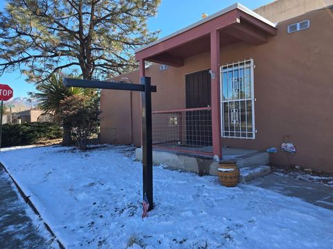 Photo of 4627 Overland Street NE, Albuquerque, NM 87109 (MLS # 1097369)