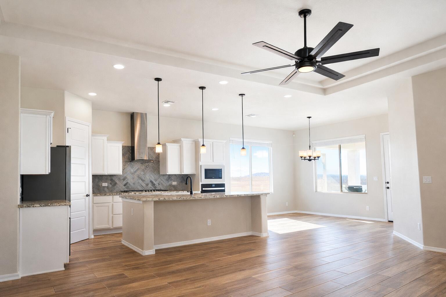 704 Amatista Loop SE