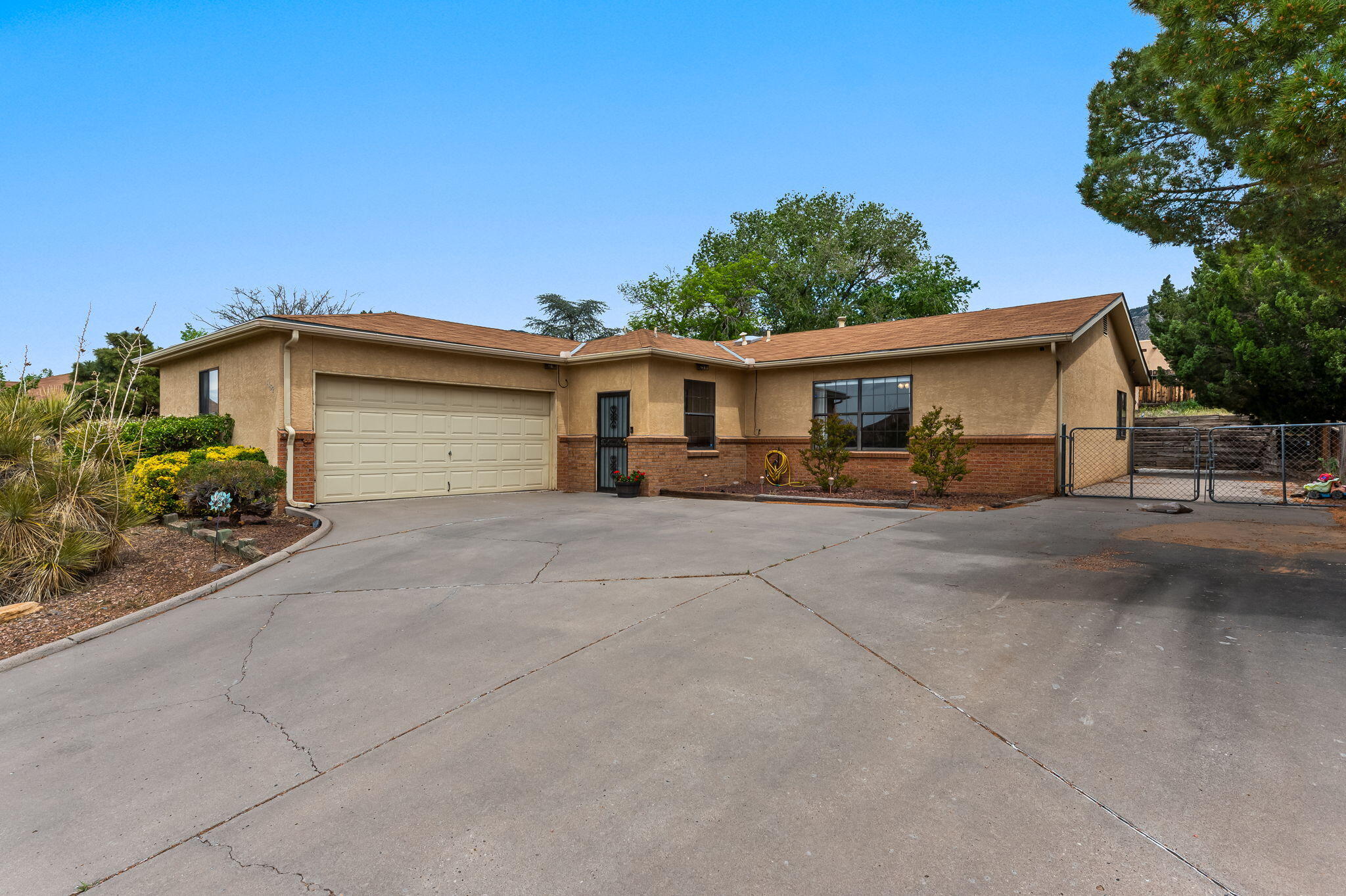 1132 Hupmobile Drive NE