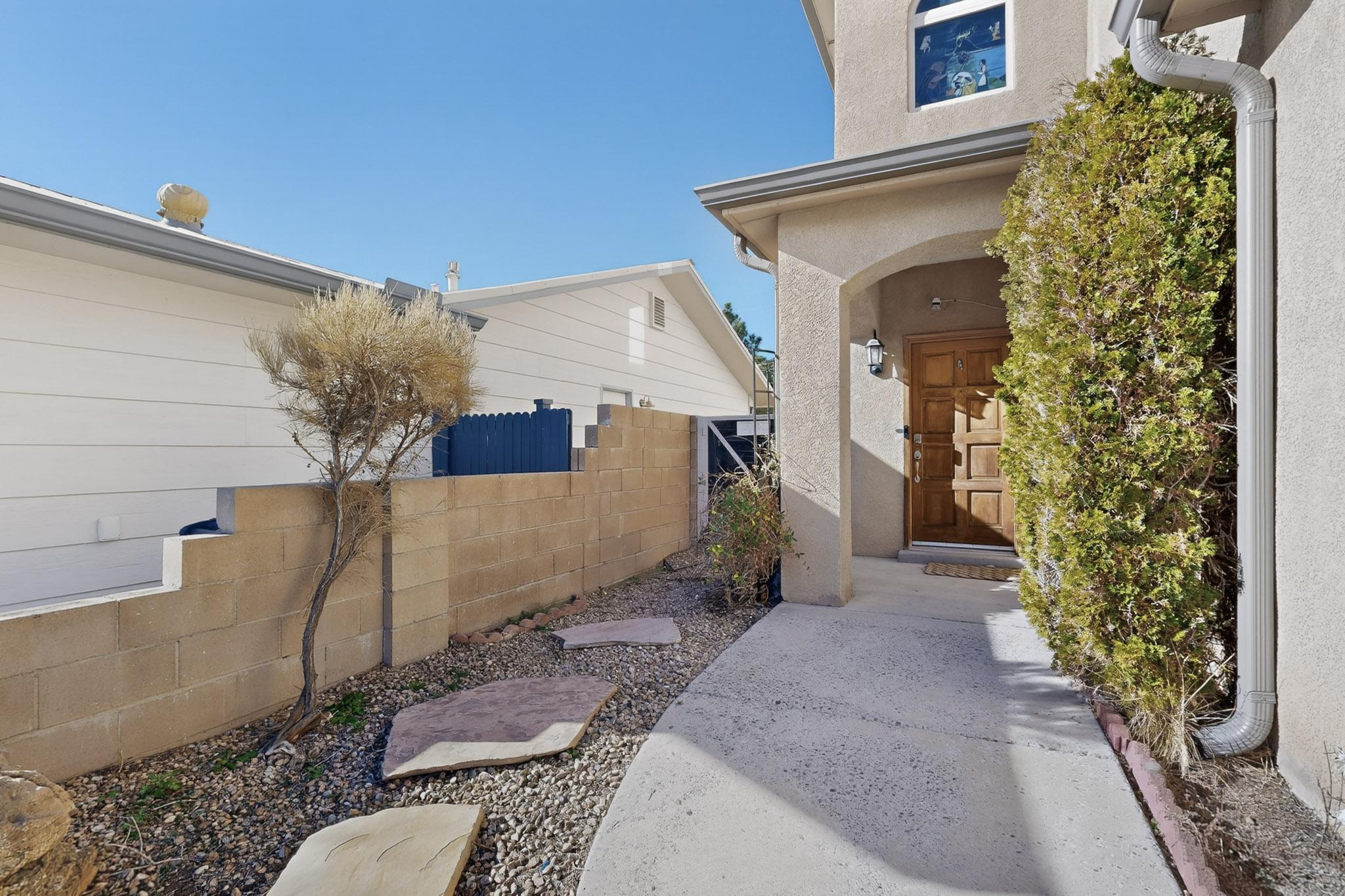 227 MONTE LARGO Drive NE