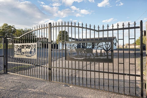 Photo of 5319 Powers Way Road SW, Albuquerque, NM 87121 (MLS # 1112779)