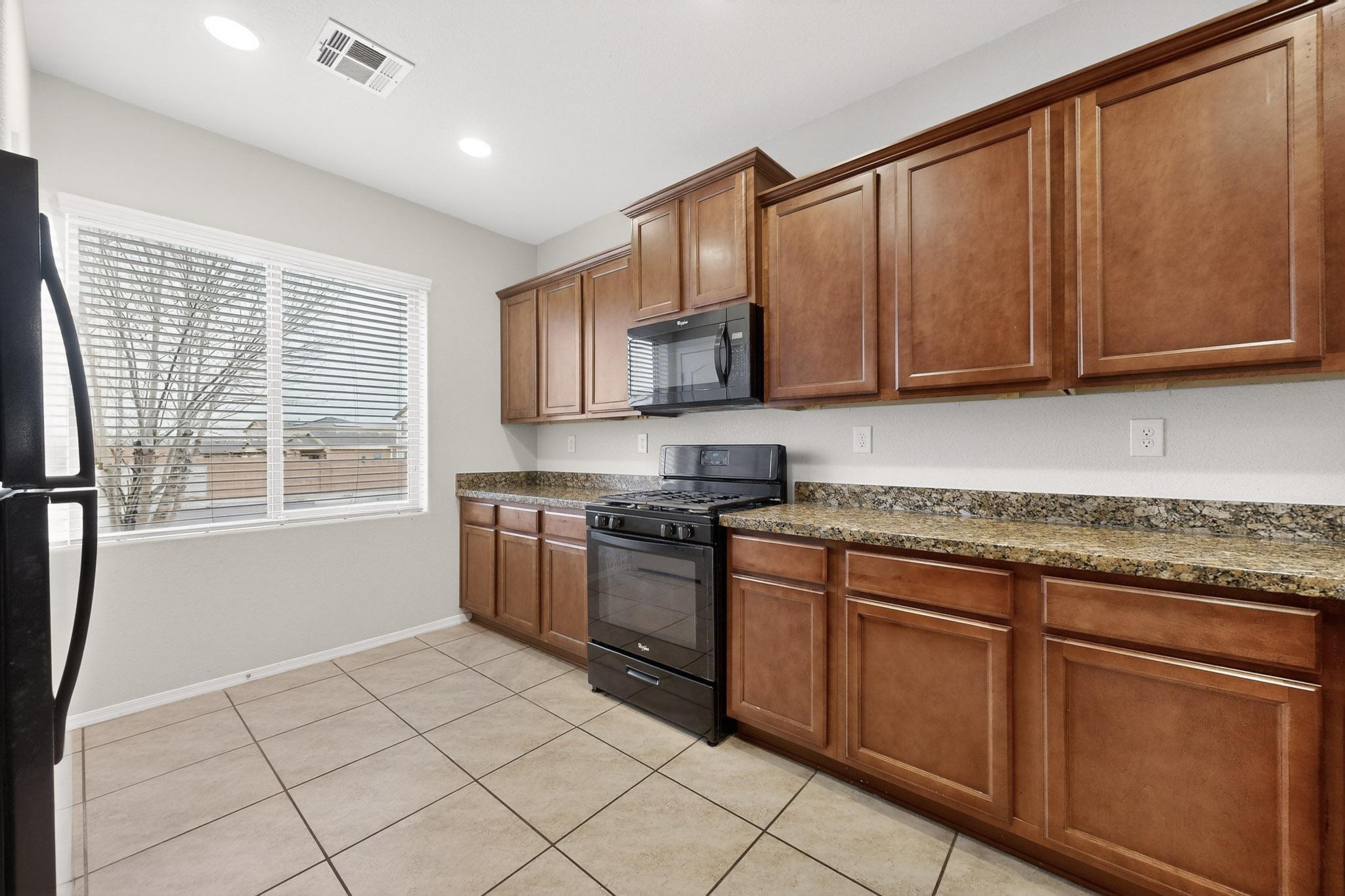 6809 Mountain Hawk Loop NE