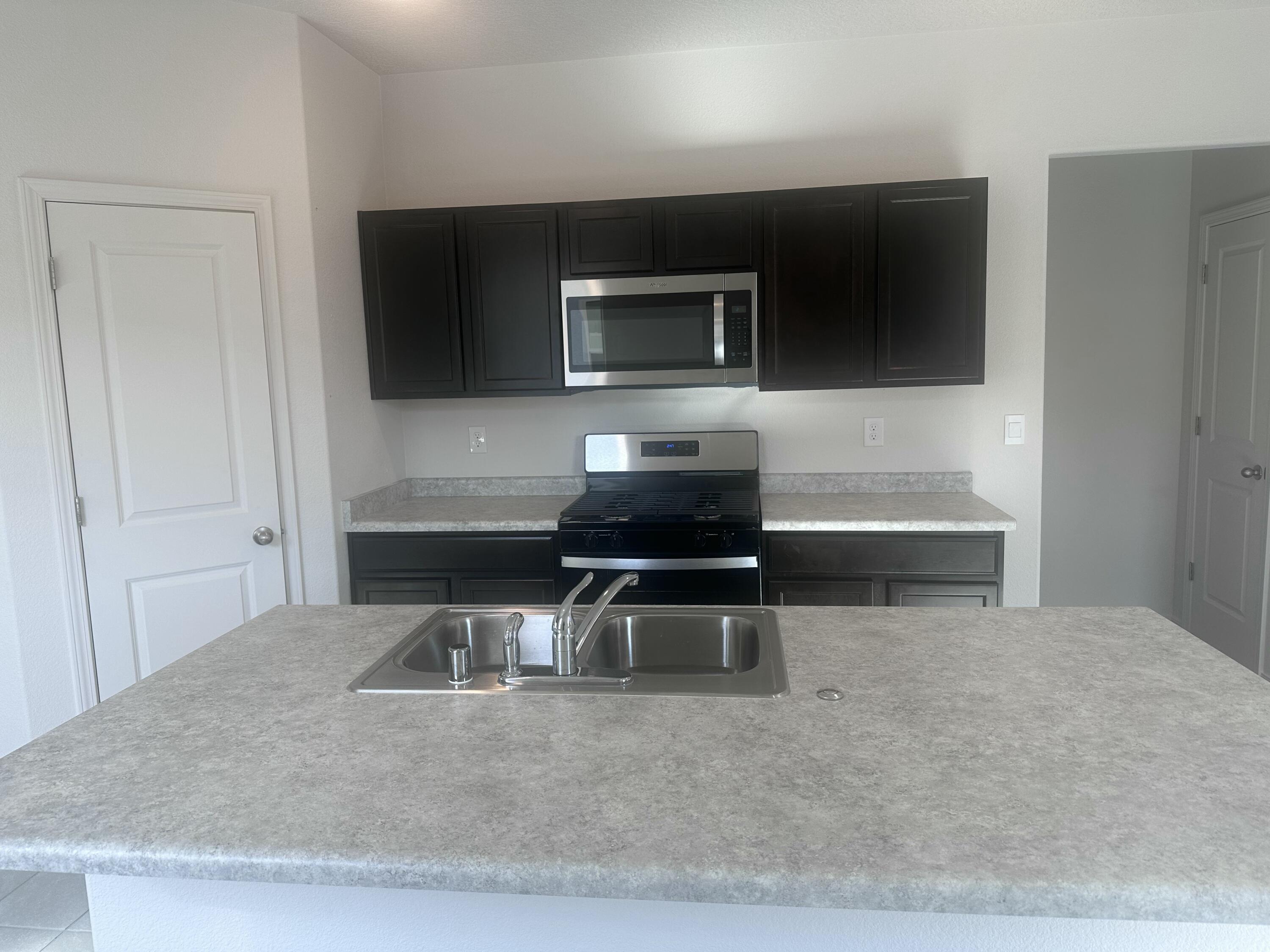 14 Camino Viejo, Los Lunas, New Mexico image 3