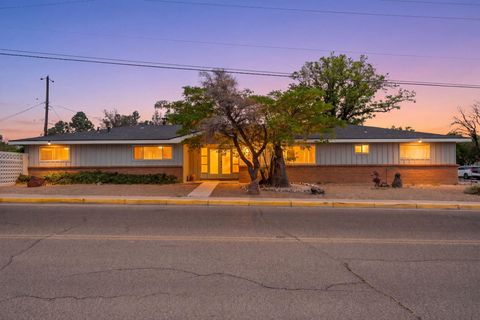 Photo of 7200 Constitution Avenue NE, Albuquerque, NM 87110 (MLS # 1102506)