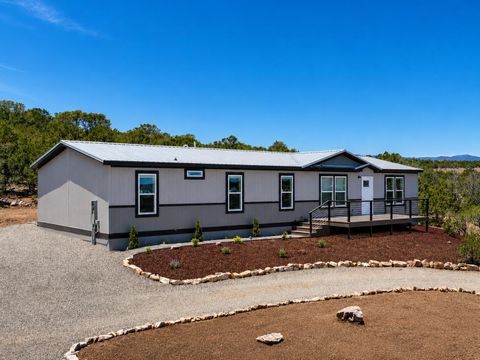 Mobile Home For Sale - 56 Thomas Road<br/> Edgewood, NM 87015