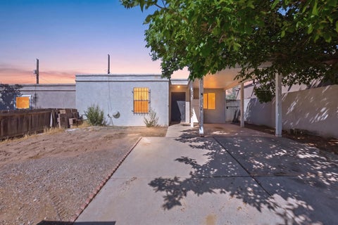 Townhouse For Sale - 123 Merlida Court<br/> Bernalillo County, Albuquerque, NM 87121