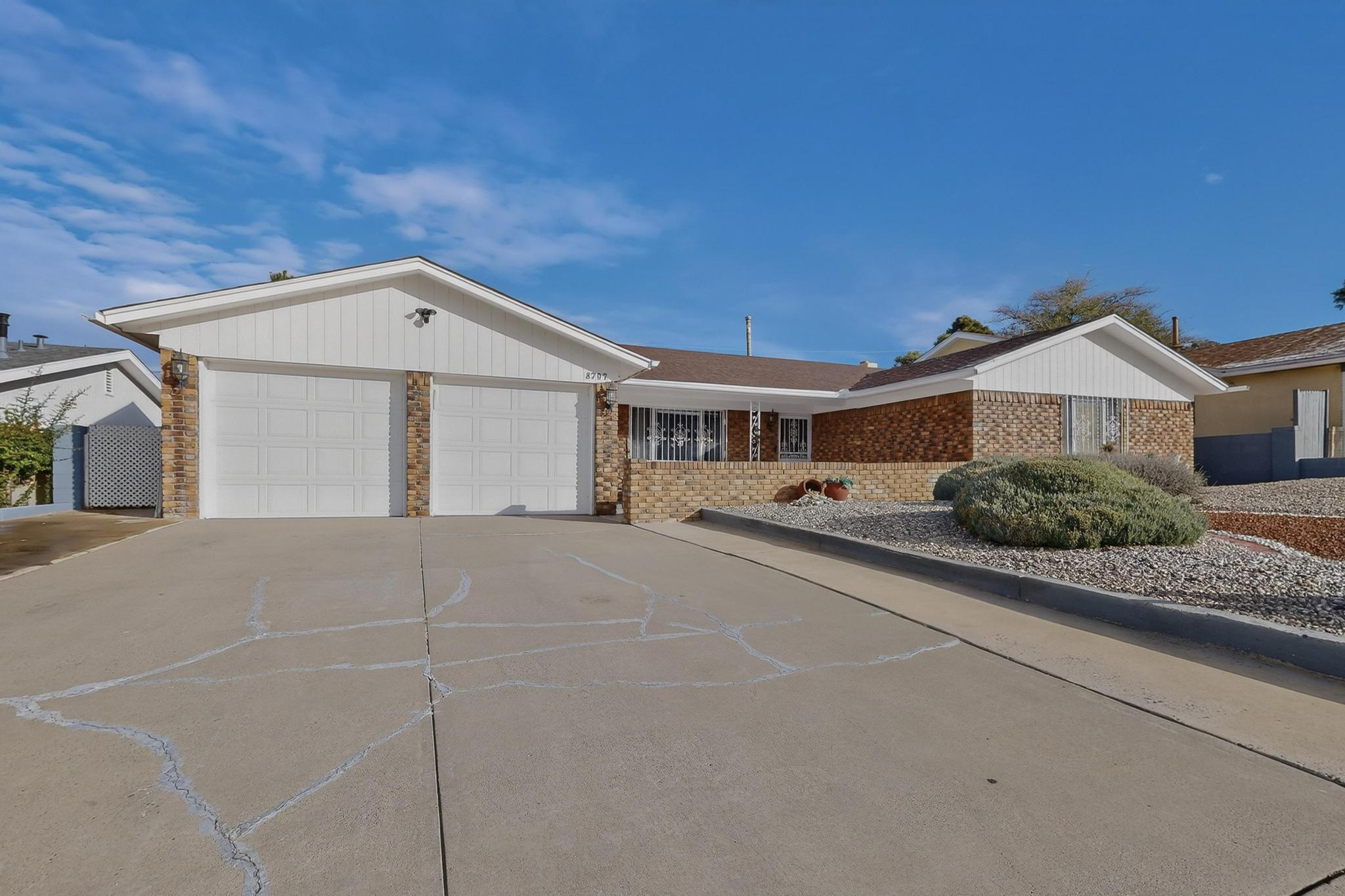 8707 Delamar Avenue NE