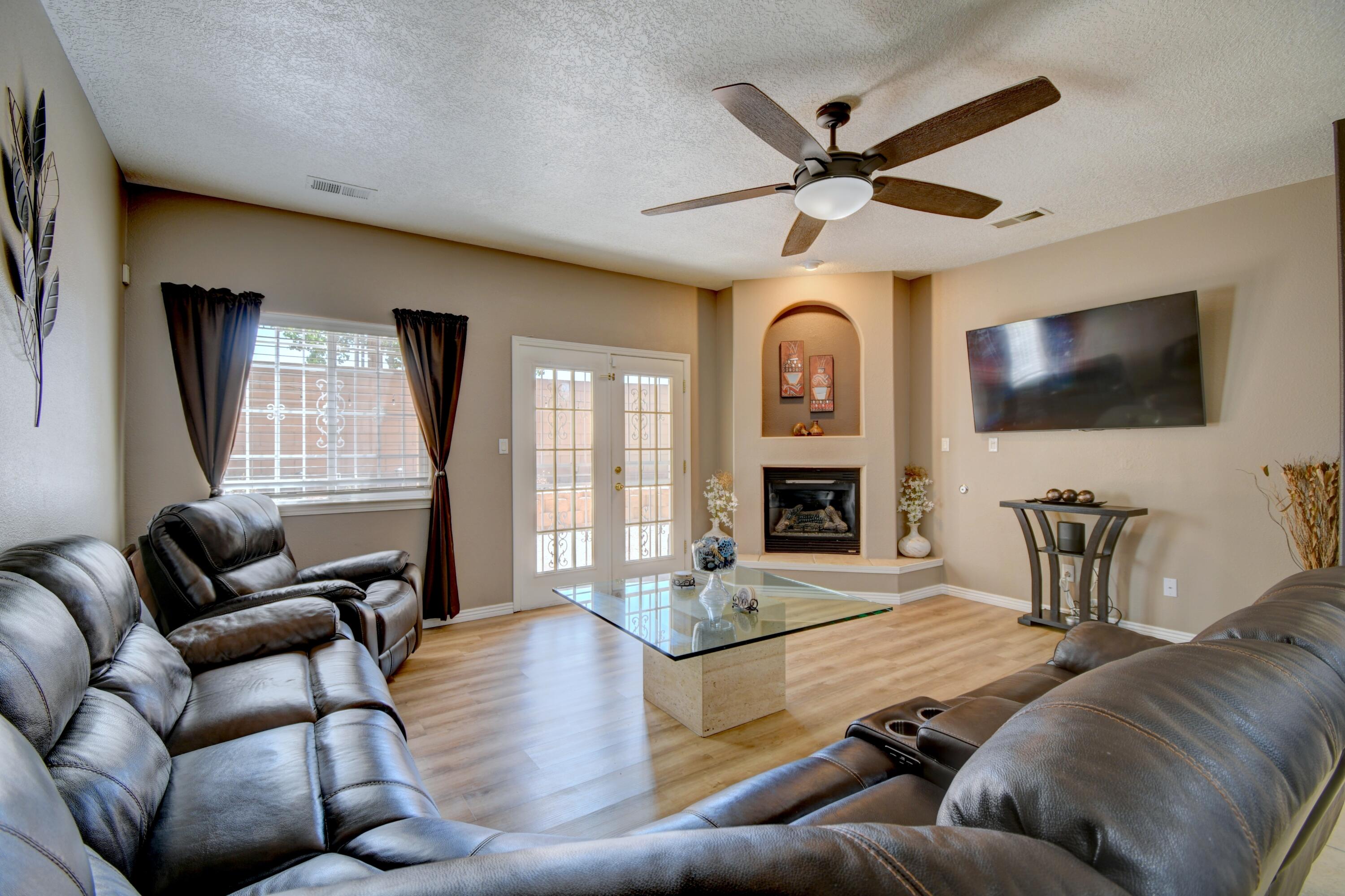 Photo 4 of 17 of 5516 Havasu Avenue NW house