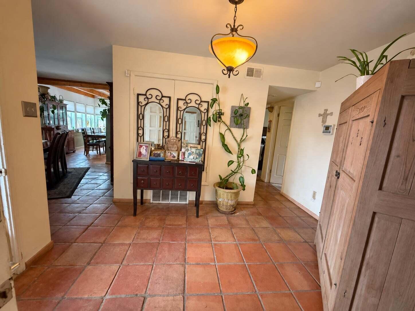 2119 Los Pinos Court