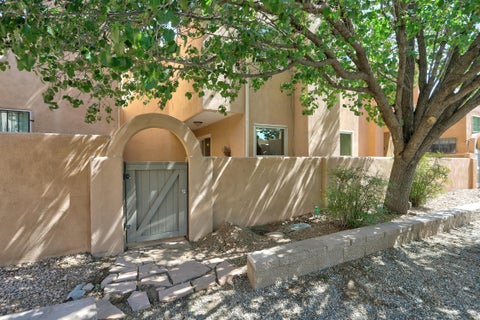 Photo of 2445 Northwest Circle NW, Albuquerque, NM 87104 (MLS # 1110368)