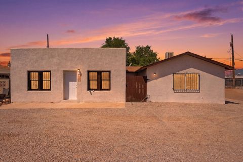 Photo of 1605 7th Street NW, Albuquerque, NM 87102 (MLS # 1101892)