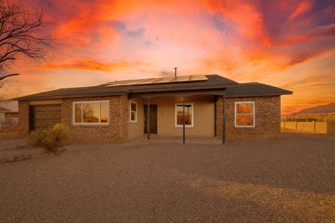 Photo of 481 Feldspar Drive NE, Rio Rancho, NM 87124 (MLS # 1095300)