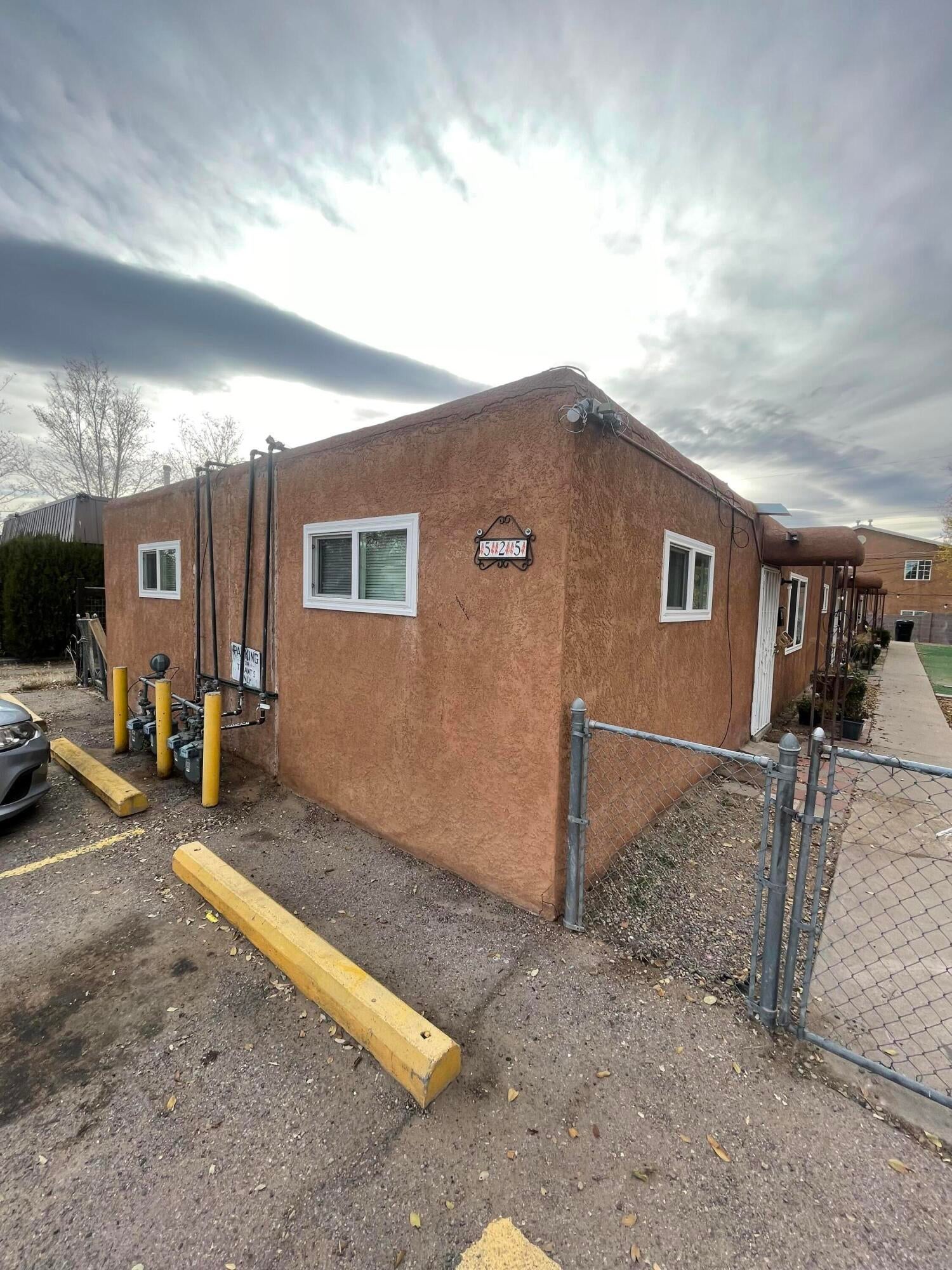 525 Valencia Drive SE