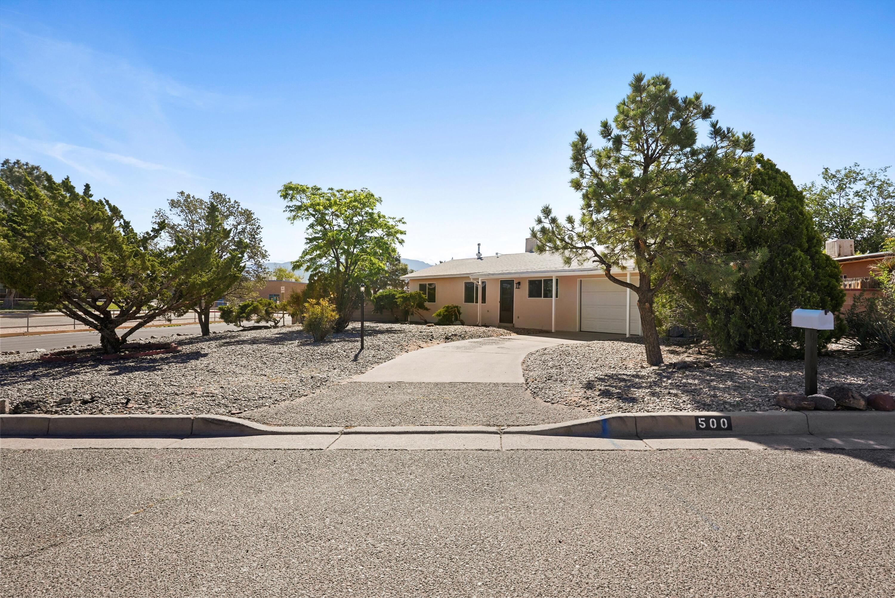 500 Gral Trevino Drive, Rio Rancho, New Mexico image 3
