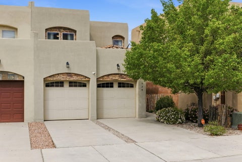 Townhouse For Sale - 539 Avital Drive<br/> Bernalillo County, Albuquerque, NM 87123