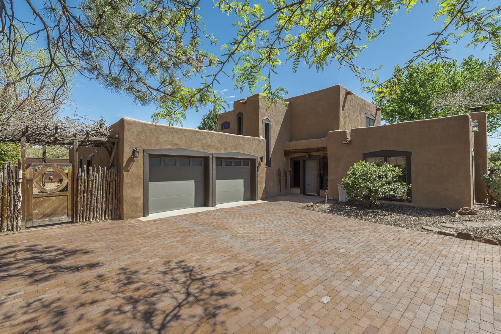 1905 Avenida Las Campanas, Los Ranchos, New Mexico image 2