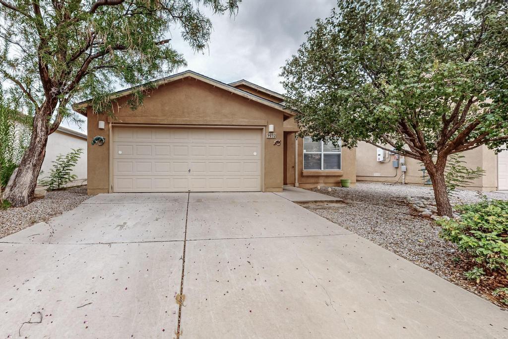 View Albuquerque, NM 87121 house