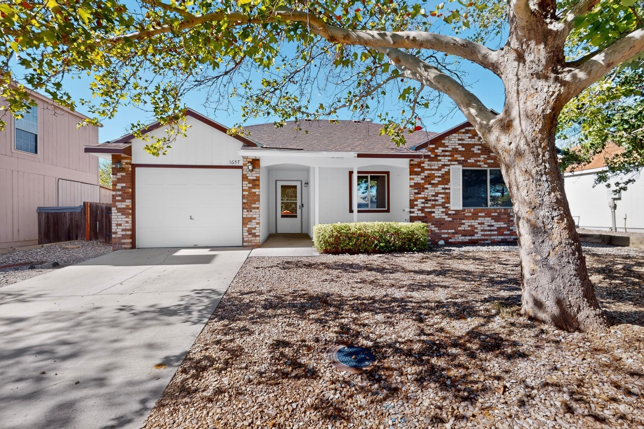 1657 Lark Spur Drive NE