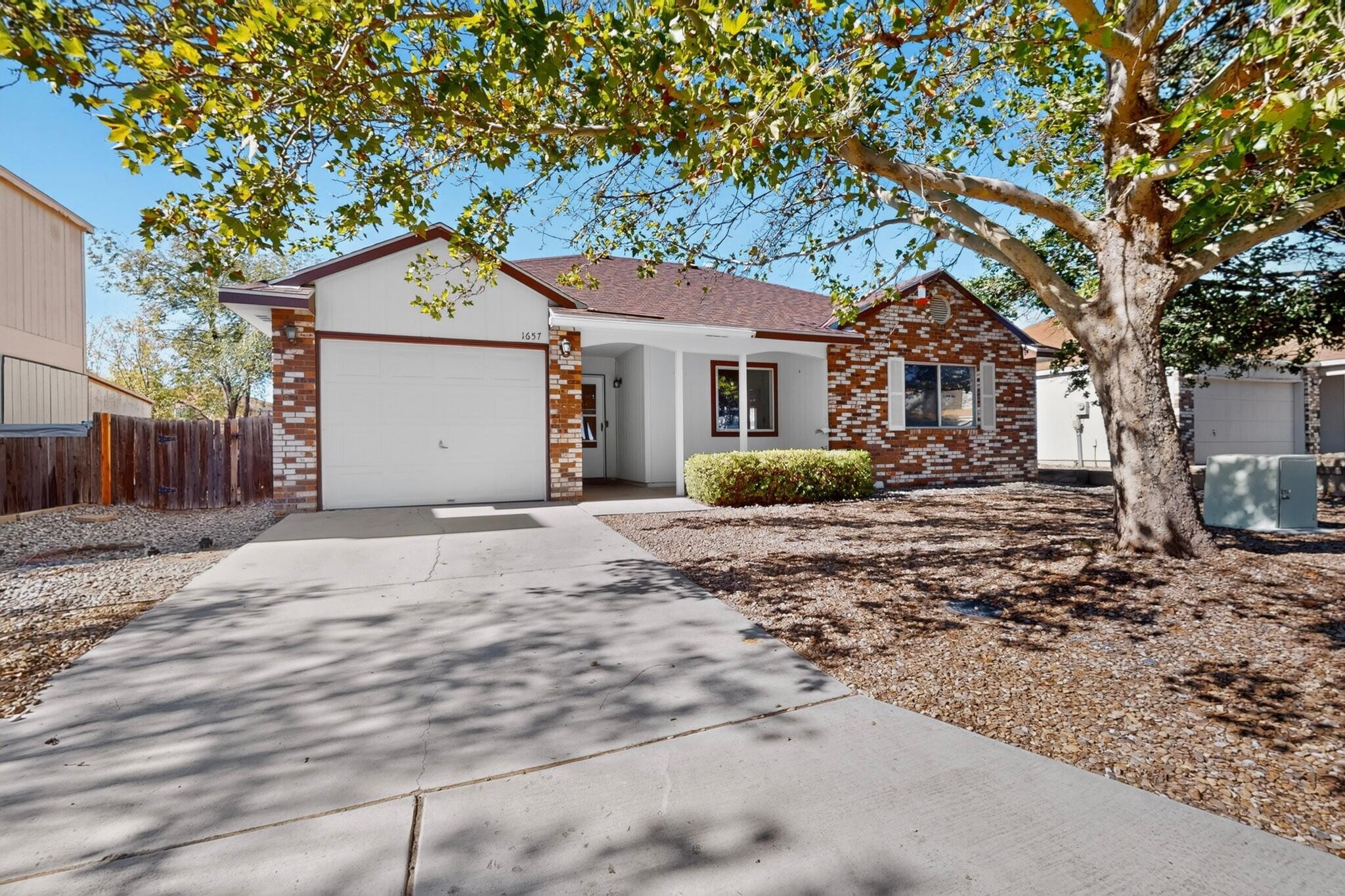 1657 Lark Spur Drive NE
