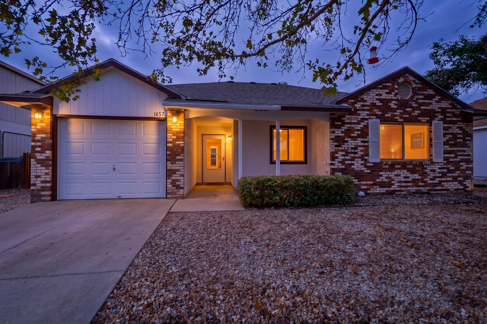 1657 Lark Spur Drive NE
