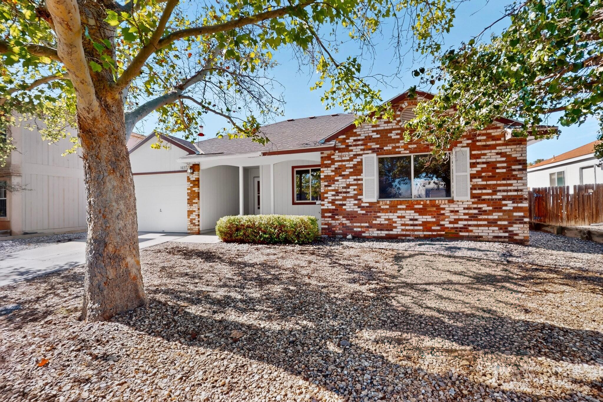 1657 Lark Spur Drive NE