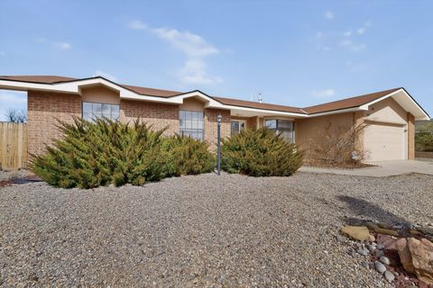 Photo of 331 Nicklaus Drive SE, Rio Rancho, NM 87124 (MLS # 1098960)