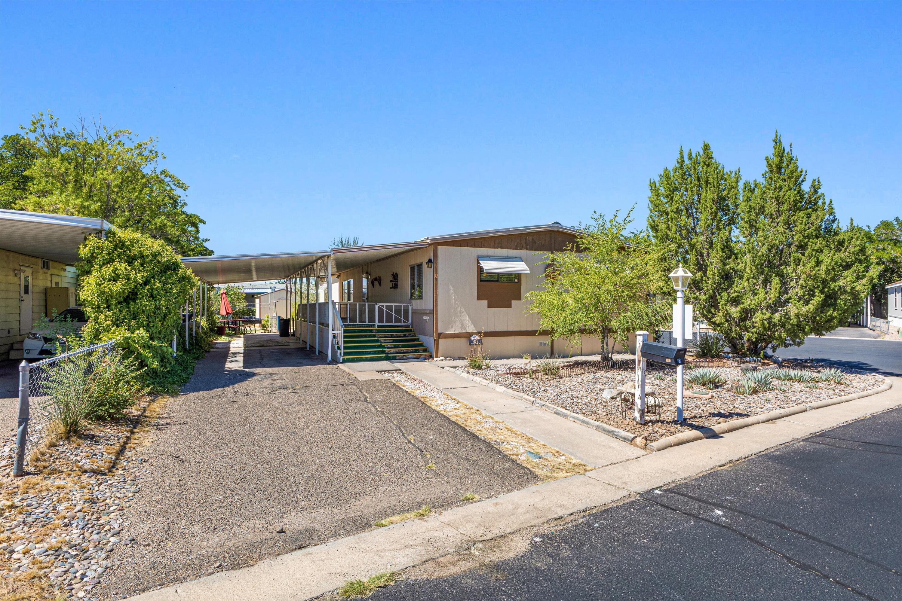 901 Beaver Trail SE