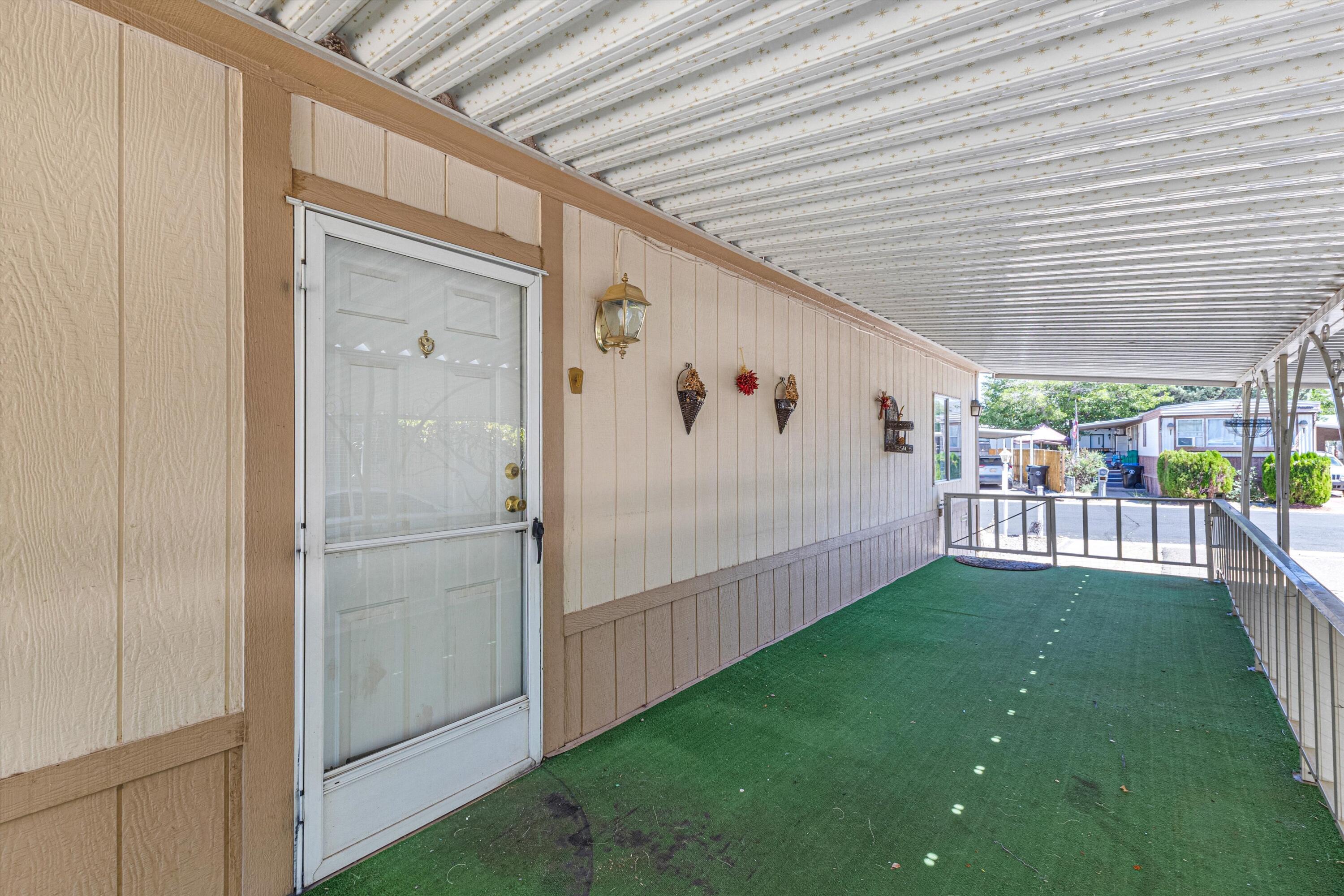 901 Beaver Trail SE