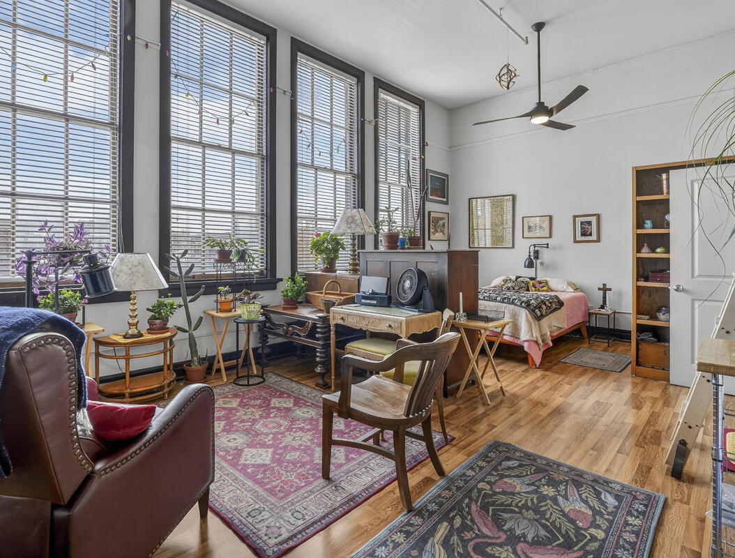 301 Central Avenue NE 300