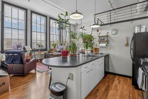 Photo of 301 Central Avenue NE #300, Albuquerque, NM 87102 (MLS # 1097294)