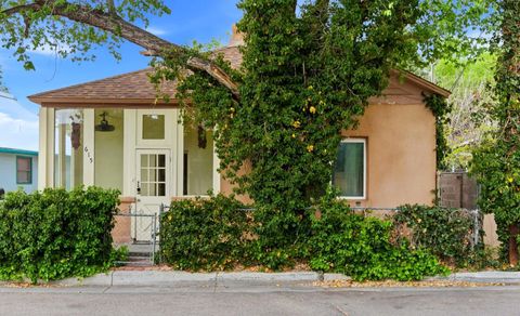 Photo of 615 Keleher Avenue NW, Albuquerque, NM 87102 (MLS # 1101938)