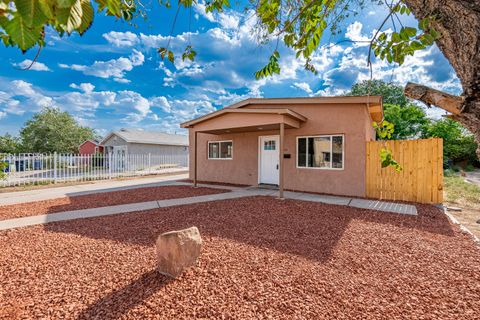 Photo of 424 TENNESSEE Street SE, Albuquerque, NM 87108 (MLS # 1089815)