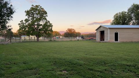 Homes For Sale - 8 Sierra Vista Court<br/> Valencia County, Peralta, NM 87042