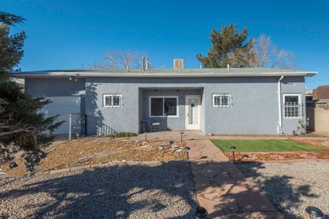 Photo of 2741 Morningside Drive NE, Albuquerque, NM 87110 (MLS # 1097584)