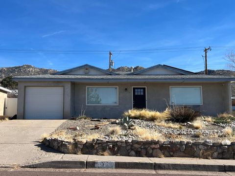 Photo of 732 Turner Drive NE, Albuquerque, NM 87123 (MLS # 1097074)