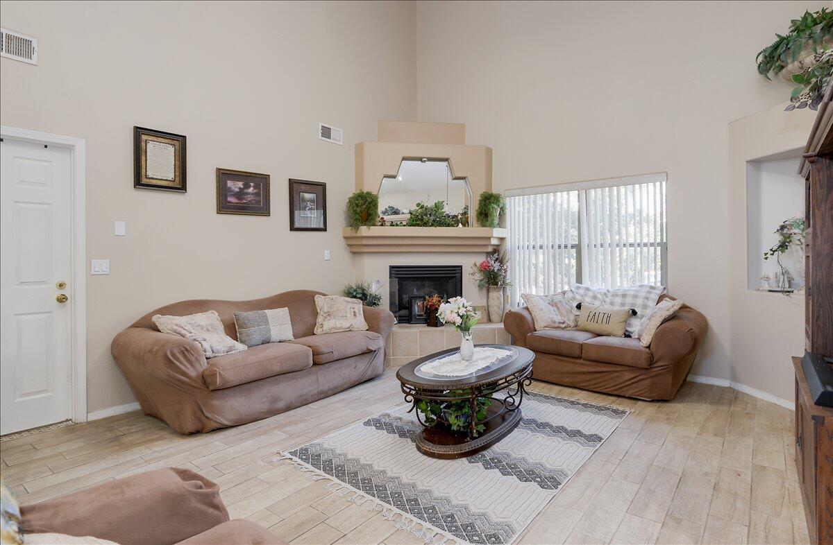 4923 ALTA MESA NW