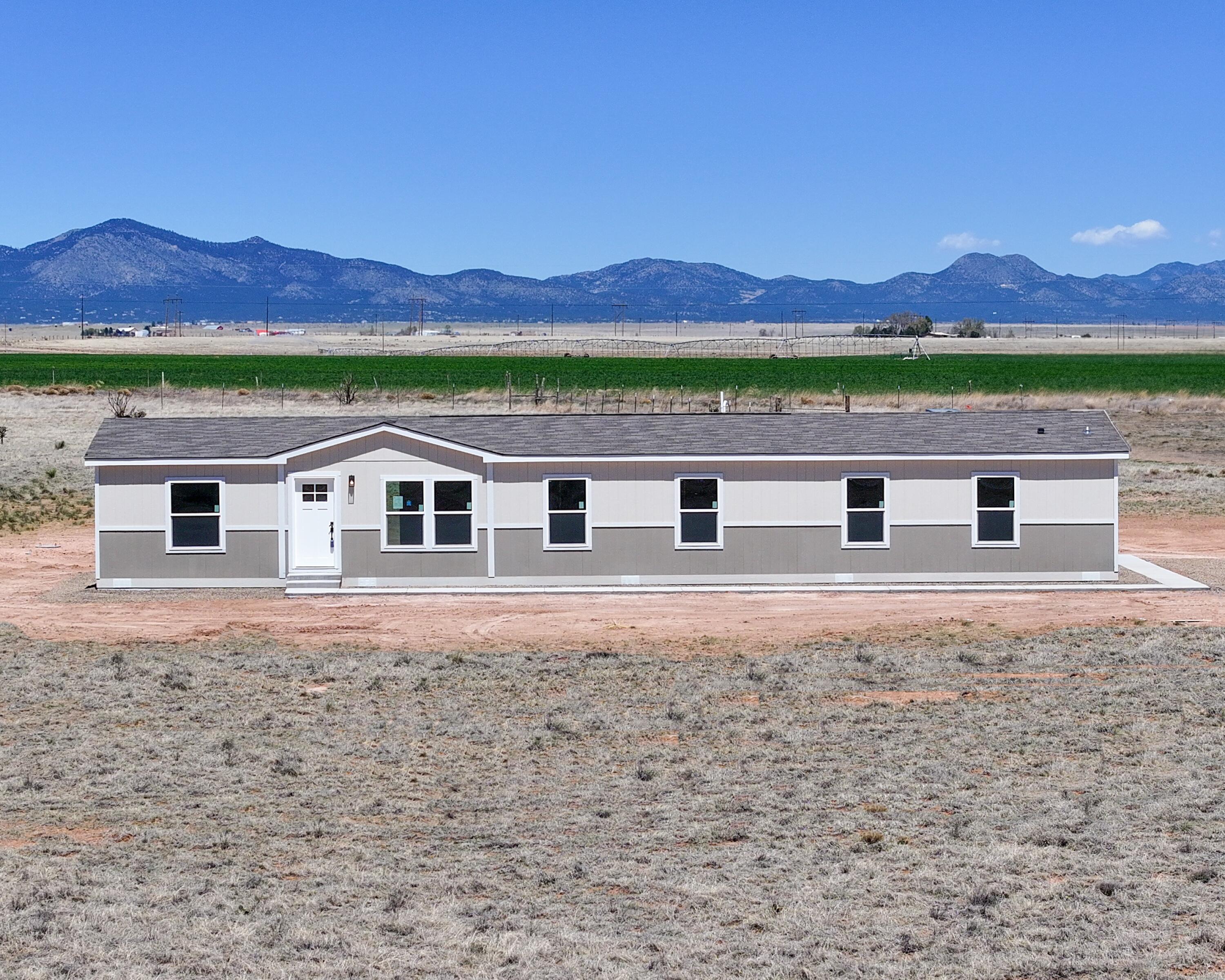 25 Desert Lily Road, Moriarty, New Mexico image 1